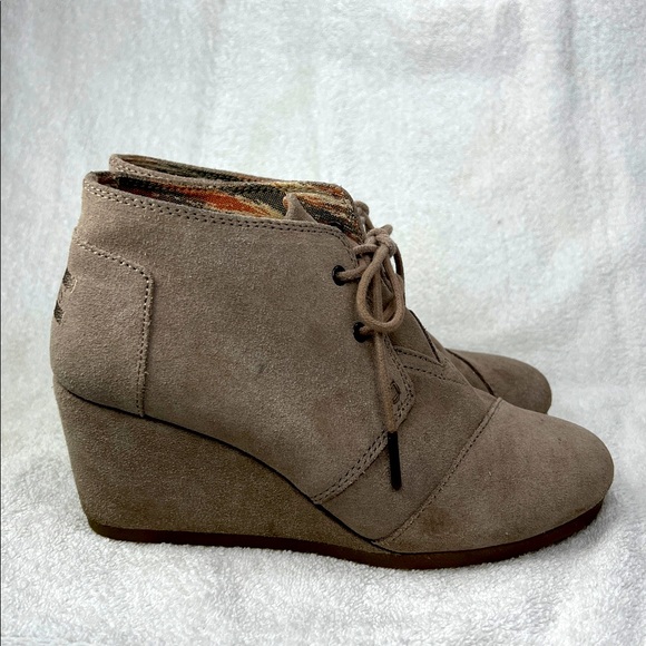 Toms Women's Beige Wedge Ankle Boots - Picture 3 of 8